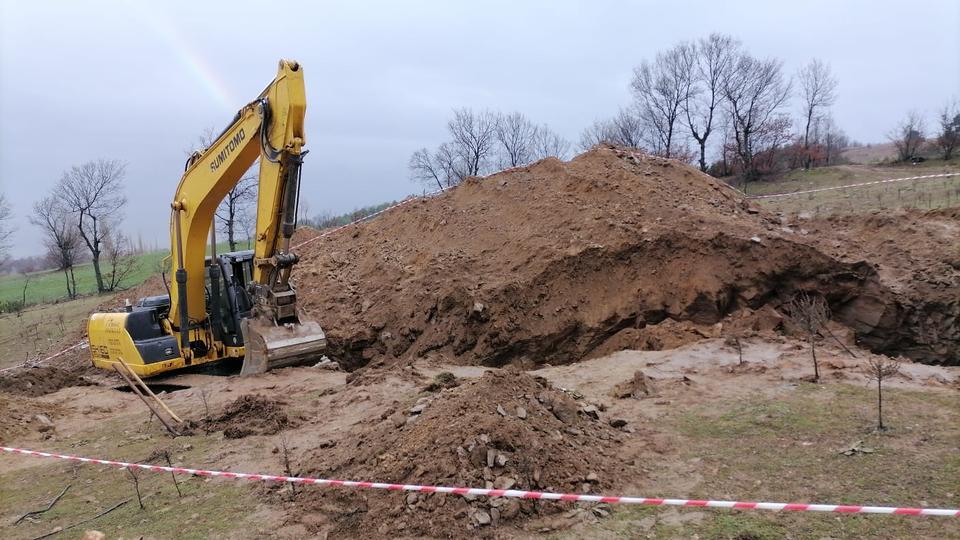 Tarlaya su kuyusu açmak istedi, toprak altında kalarak öldü