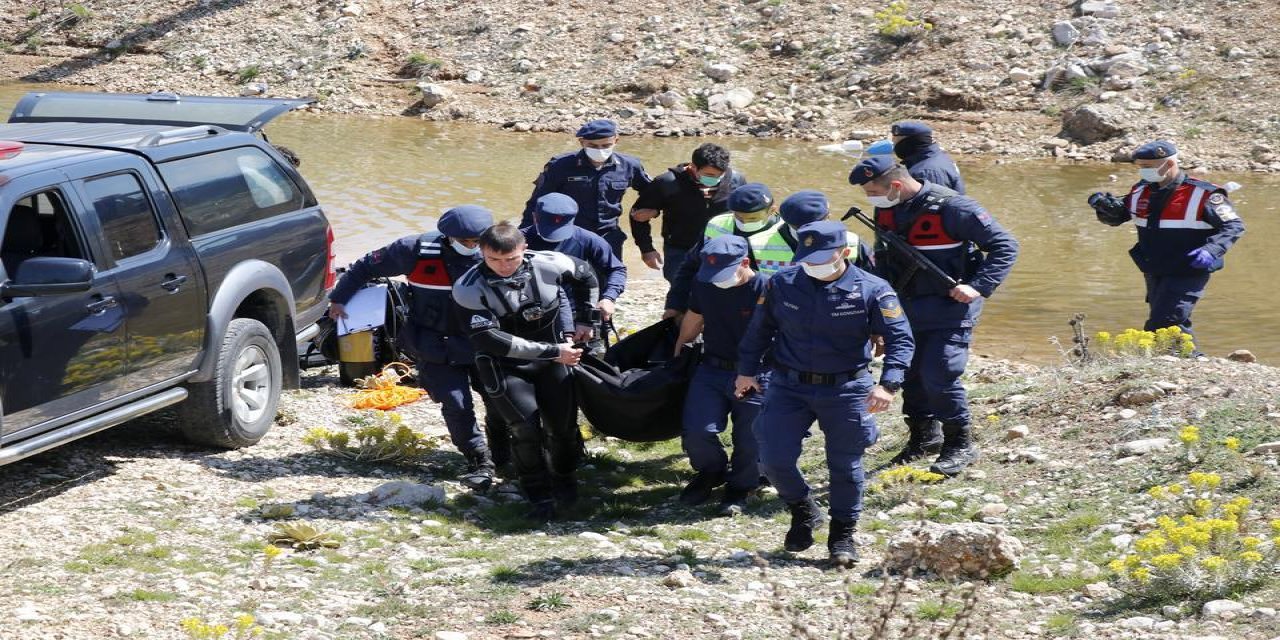 Park halindeyken el freni çekilmeyince baraja düşen kamyonetteki kadın öldü!