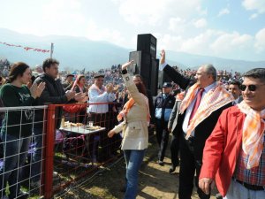 Çerçioğlu Bozdoğan Deve Güreşlerine Katıldı