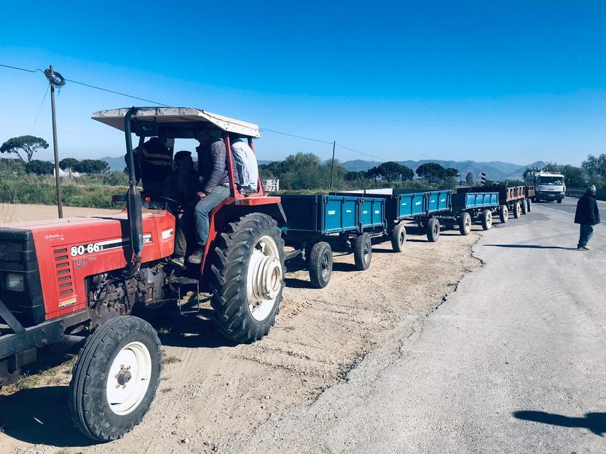 Aydın'da traktörüne 5 römork takan sürücüye ceza kesildi