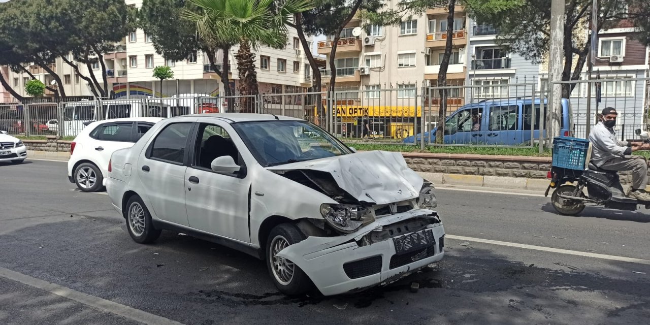 Nazilli’de otomobil ile süt kamyonu çarpıştı: 1 yaralı