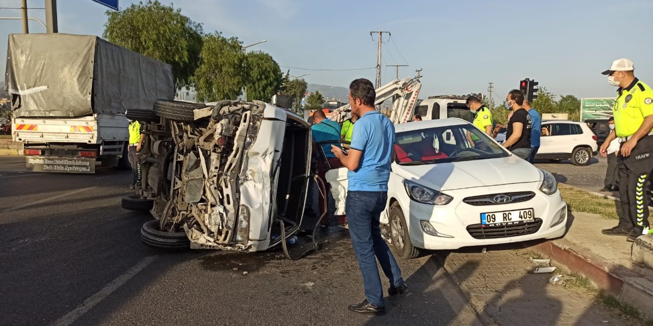 Nazilli’de feci kaza: 4 yaralı