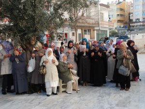Umreciler Dualarla Uğurlandı