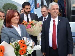 Özlem Çerçioğlu Söke'de Tur Attı