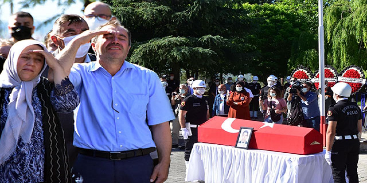 Muğla'da şehit polis için tören; anne ve babası selam durdu