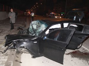 Parçalanan araçtan sağ çıktılar