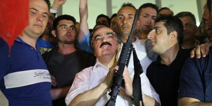 Aydın eski valisi Hüseyin Avni Coş hayatını kaybetti
