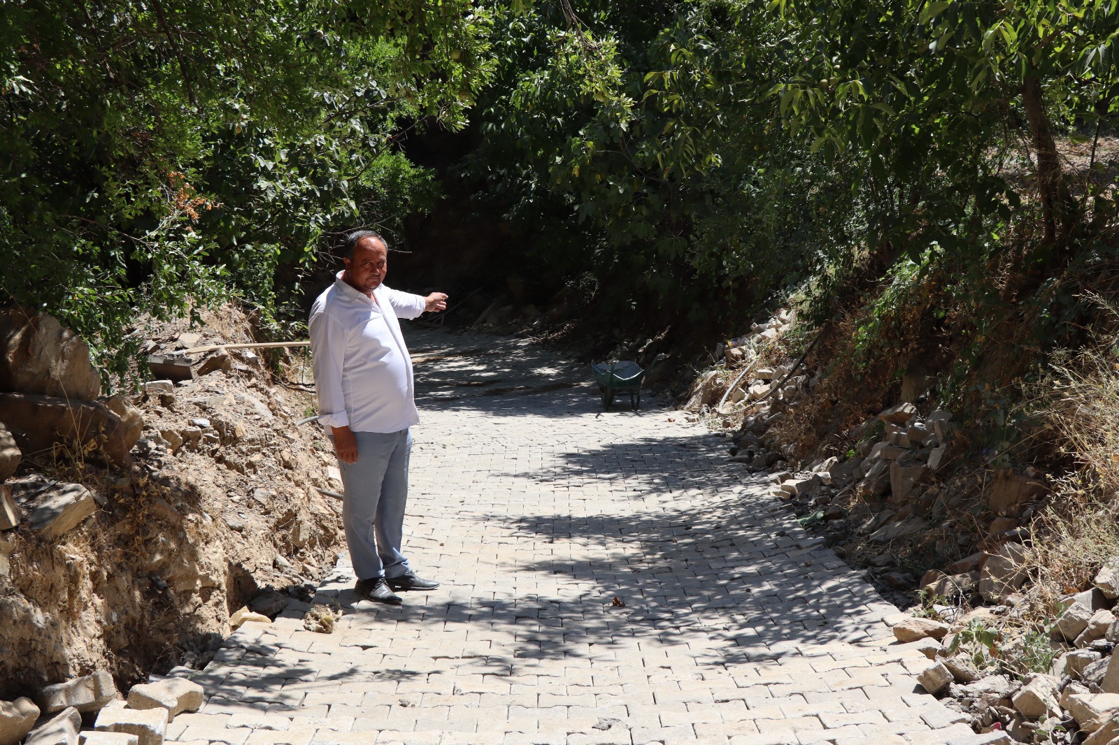 Ketendere’de yol çalışmaları devam ediyor