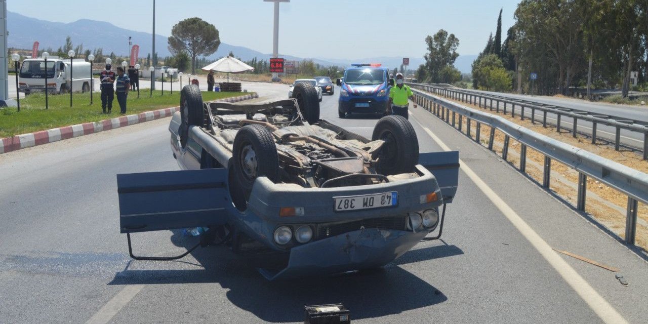 Aydın'da devrilen otomobildeki 5 kişi yaralandı