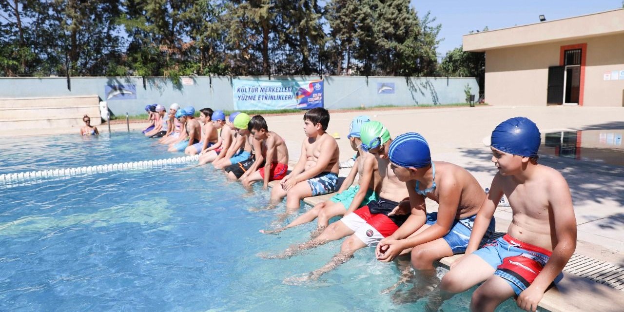 Aydın Büyükşehir Belediyesi’nin yüzme kursları başladı