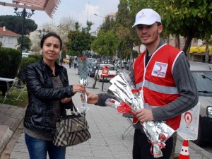 Kadınlar Gününde Aydınlı Kadınlardan Örnek Davranış