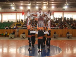 Kadınları Baş Tacı Yapan Halk Oyunu