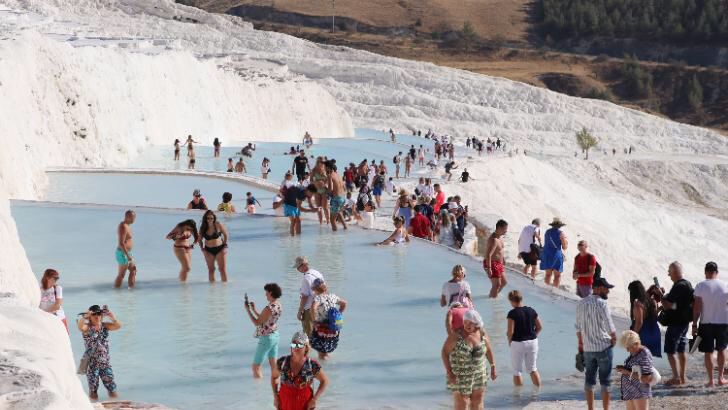 Pamukkale'yi 9 ayda 1 milyondan fazla turist gezdi