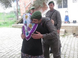 Mehmetçik, Şehit Annesini Unutmadı