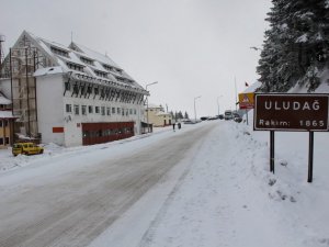 Uludağ’da Kar Kalındığı 70 Santimetre