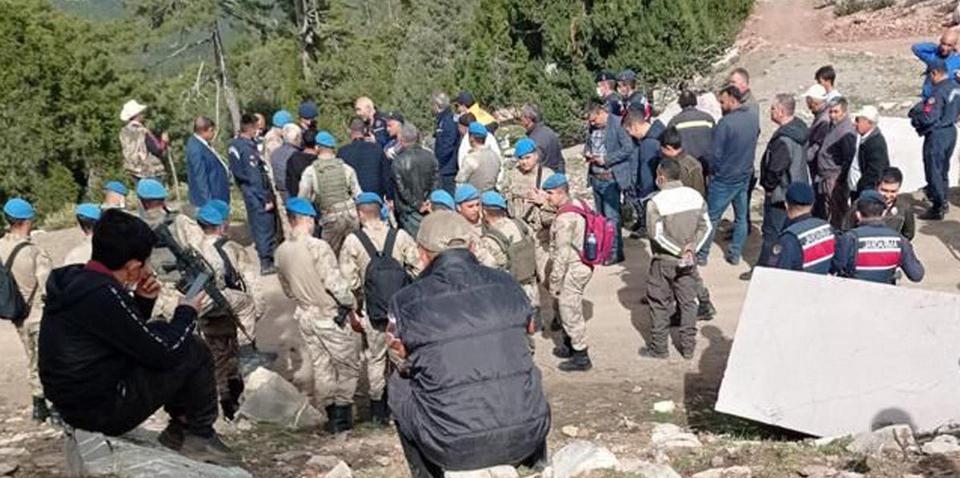 Ormanda kaybolan kadını komandolar da arıyor