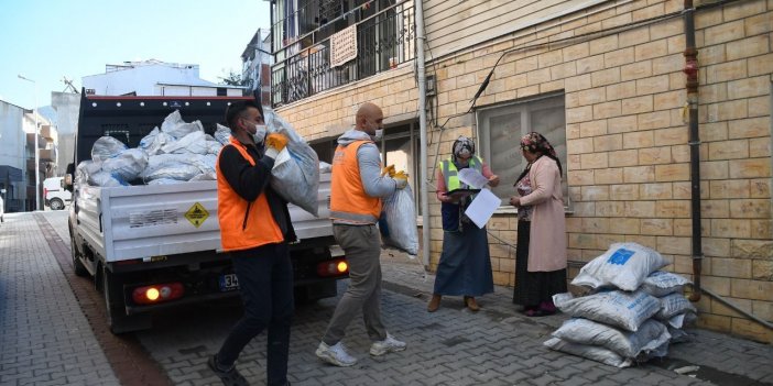 Kuşadası Belediyesi'nden 2 bin 500 aileye yakacak yardımı