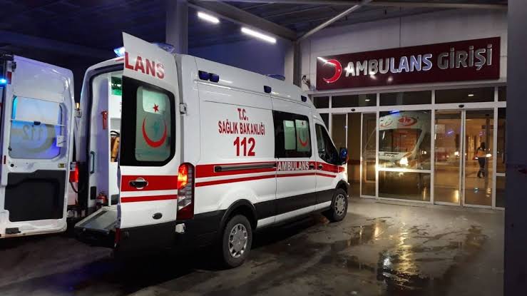 AYDIN'DA AMBULANS İLE ÇARPIŞAN OTOMOBİL SÜRÜCÜSÜ HAYATINI KAYBETTİ