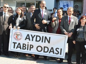 Sağlık Çalışanları Tıp Bayramı’nda 10 Acil Taleplerini Açıkladı