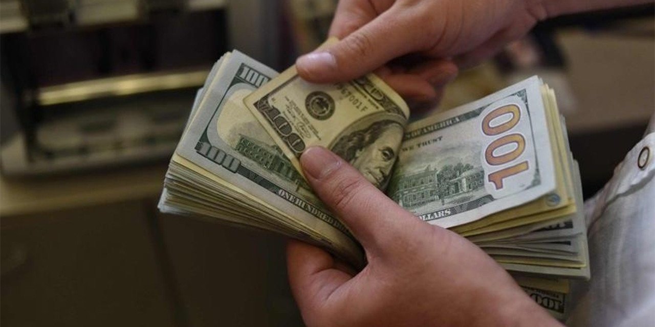 Dolar 12 liranın üzerine çıktı