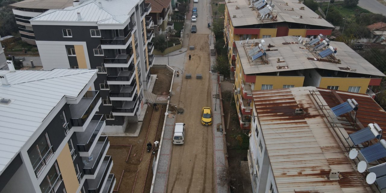 Nazilli Belediyesi Zafer Mahallesi’nde yol çalışmalarına devam ediyor