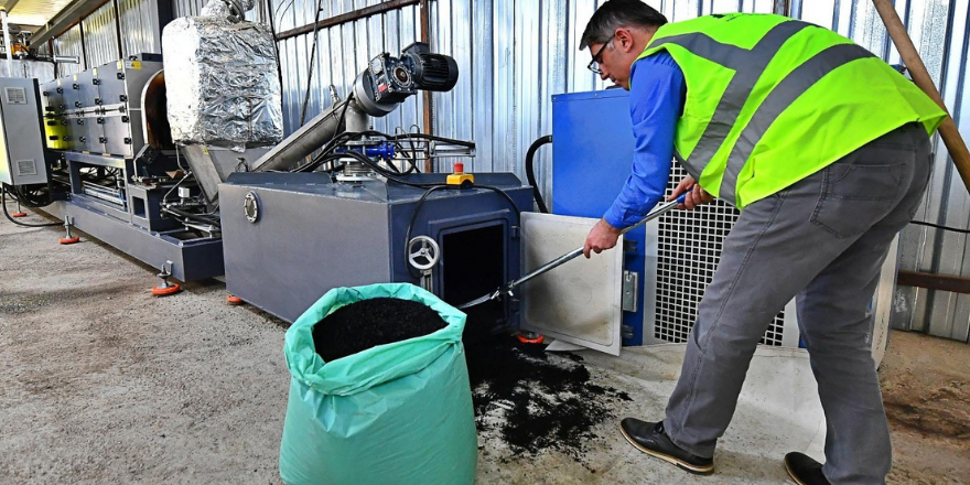 İzmir'e bitki atıklarını biyokömüre dönüştüren tesis