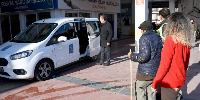 Sokakta Kalan Evsiz Vatandaşlara Destek