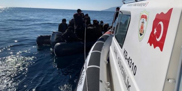 İzmir'de 21 kaçak göçmen yakalandı; 22 göçmen kurtarıldı
