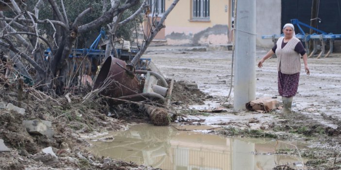 Su baskının yaşandığı mahallede 30 evden 12'si ağır hasarlı