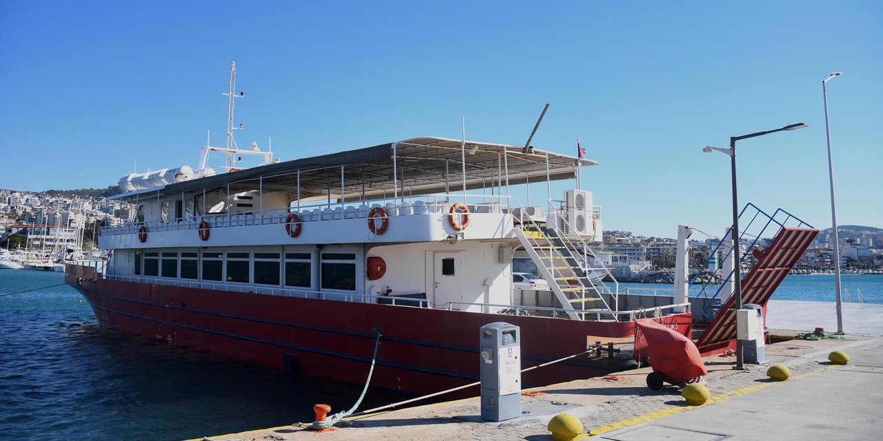 Kuşadası'nda feribot seferleri için hazırlıklar başladı