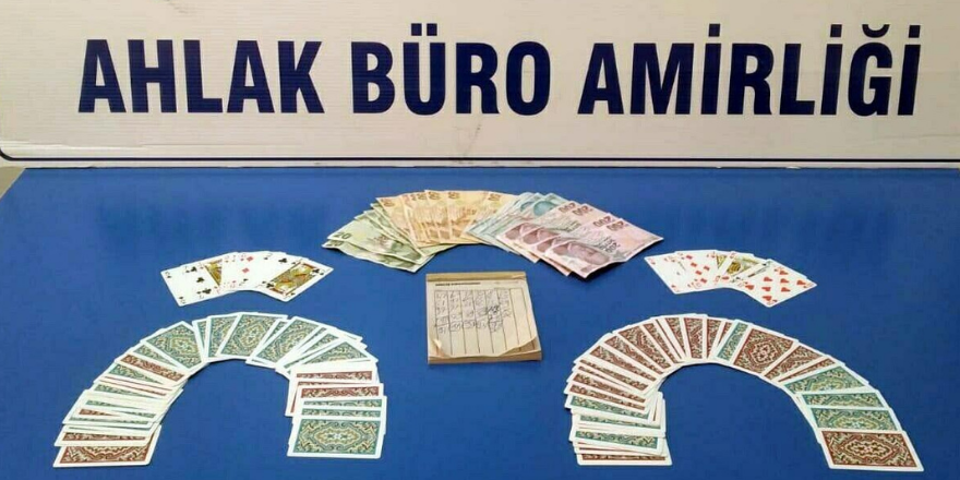 Aydın’da kumar oynayan 4 kişiye toplam 7 bin 553 lira para cezası