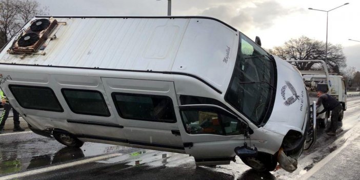 Aydın'da servis minibüsleri çarpıştı: 11 yaralı