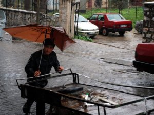 Aydınlılar Bahar Yağmuruyla Serinledi