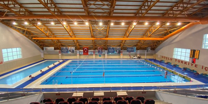 Nazilli yarı olimpik kapalı yüzme havuzu hizmete hazır