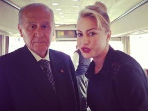 Yeliz Yeşilmen Bahçeli İle Fotoğrafını Paylaştı