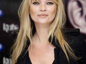 Ünlü Manken Kate Moss Bodrum Sokaklarında