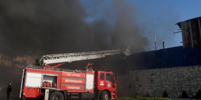 Aydın'da hurda deposunda çıkan yangın söndürüldü