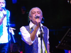 Edip Akbayram, Şarkılarını DSP İçin Söyledi