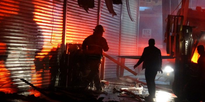 İzmir'de 3 iş yeri yangında zarar gördü