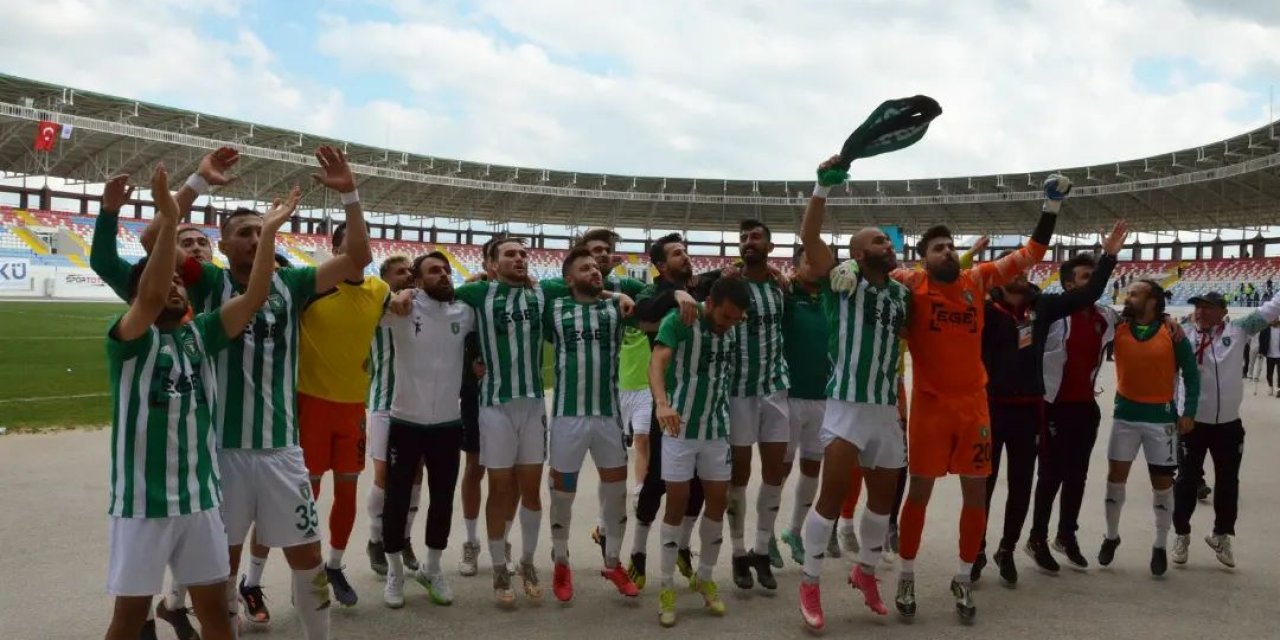 Efeler 09 FK 3'üncü Lig için finale çıkıyor