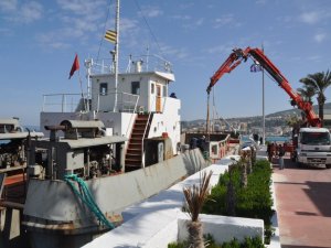 Kuşadası’nda Yapay Resif Çalışması