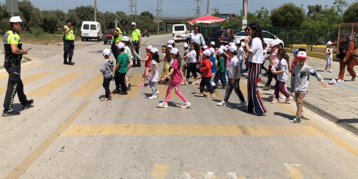 Germencik'te anaokulu öğrencilerine trafik eğitimi verildi