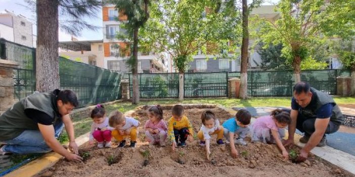 Aydın'da minikler Ata tohumlarını toprakla buluşturdu