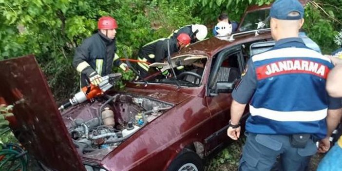 Kamyonetle çarpışan otomobildeki anne- kız öldü; 3 yaralı