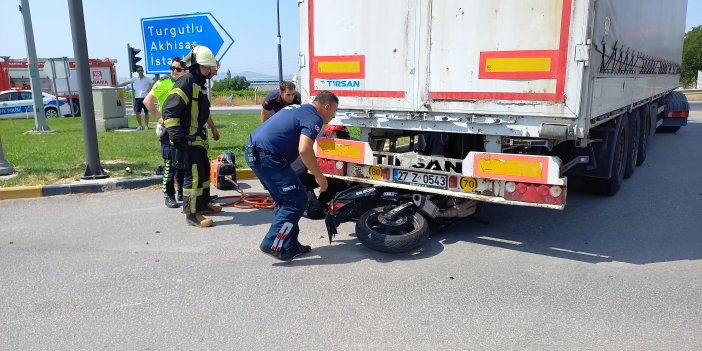 Tıra arkadan çarpan motosikletteki 2 kişi yaralandı