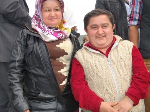 Cüce Çiftin Boylarından Büyük Mutluluğu