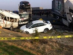 Konya-Afyon yolunda feci kaza: 9 ölü