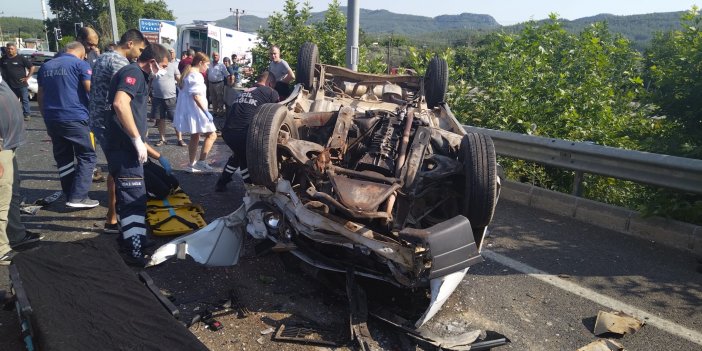 Zincirleme trafik kazasında 2 kişi öldü, 4 kişi yaralandı