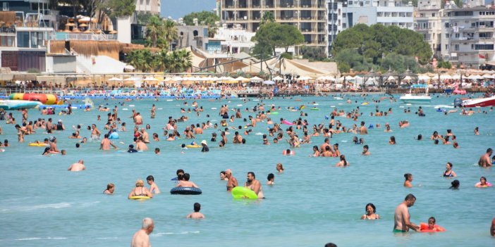 Didim'de vatandaşlar plajlara akın etti