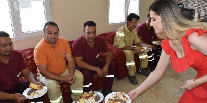 Germencikli kadınlardan orman işçilerine yemek ikramı